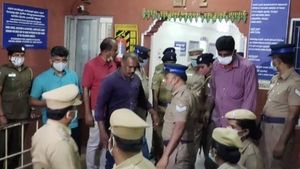 கோவை தனியார் பள்ளி முதல்வர் மீரா ஜாக்சன் மீதும் போக்சோ வழக்கு ஏன்..  கோவை போலீஸ் விளக்கம் 