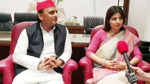 அகிலேஷ் யாதவ் மனைவி டிம்பிளுக்கு கொரோனா..! தடுப்பூசி செலுத்தியும் பாதிப்பு