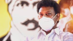 மாணவர்கள் சொல்வதை ஆசிரியர்கள் காது கொடுத்து கேளுங்கள்...சொல்வது அன்பில் மகேஷ் 