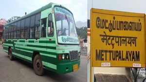  மேட்டுப்பாளையம் அருகே லாரி மோதி அரசு பஸ் கவிழ்ந்து விபத்து - 10 பேர் காயம் 