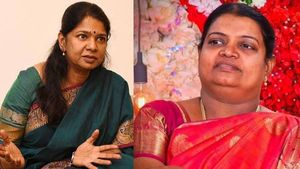 காப்பாற்றிய கனிமொழி மீதே புகார்!  அமைச்சர் கீதாஜீவனை வட்டமடிக்கும் சர்ச்சை! என்ன பின்னணி? 