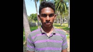  ஒரே ஃபோன்,பல வாய்ஸ்.. இளைஞரிடம் நூதனமாக பணம் பறித்த கோவை ஆசாமி.. என்ன செய்தார் தெரியுமா? பரபர தகவல்