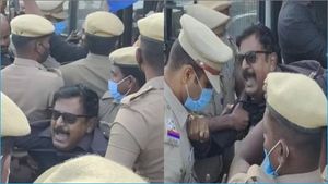 ஆர்எஸ்எஸ் பயிற்சிக்கு எதிர்ப்பு.. கோவையில் போராடிய பெரியார் திராவிடர் கழகத்தினர் குண்டுகட்டாக கைது! 