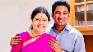  கொடநாடு கொலை : சசிகலாவின் அண்ணன் மகன் விவேக் ஜெயராமனிடம் 3 மணி நேரம் விசாரணை நடத்திய போலீஸ் 