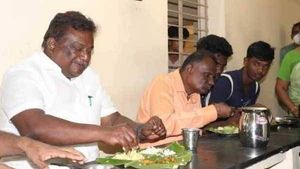 ஸ்பெஷல் அரேஞ்மென்ட்ஸ் வேண்டாம்! இங்கேயே சாப்பிடுகிறேன்! ஆச்சரியத்தில் ஆழ்த்திய அமைச்சர் சிவசங்கர்! 