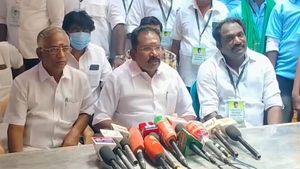 ஜெயலலிதாவின் போயஸ் தோட்ட இல்லத்தை அதிமுக விலைக்கு வாங்குகிறதா?.. செல்லூர் ராஜு பரபரக்கும் பதில் 