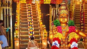 சித்திரை விஷூ: சபரிமலை ஐயப்பன் கோவிலில் இன்று நடை திறப்பு... பக்தர்களுக்கு அனுமதி 