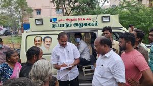 நடமாடும் எம்.எல்.ஏ. அலுவலகம்! முன்மாதிரி முயற்சியில் பாமக சட்டமன்ற உறுப்பினர் அருள்! 
