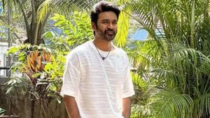 அத்தனையும் பொய்! மன்னிப்பு கேளுங்கள்! கதிரேசன் தம்பதிக்கு வக்கீல் நோட்டீஸ் அனுப்பிய தனுஷ்! என்னாச்சு
