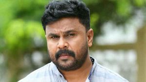 பிரபல நடிகையை கடத்தி.. பாலியல் தாக்குதல் நடத்தி.. வீடியோ எடுத்த திலீப்.. நடந்தது என்ன?- முழு பின்னணி 