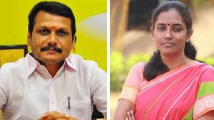  கரூர் திமுக கூட்டத்தில் இருந்து வெளியேற்றப்பட்ட ஜோதிமணி.. 'விருந்துக்கா வந்திருக்கேன்..''என ஆவேசம்!