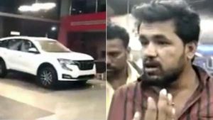 கார் வாங்க சென்ற விவசாயி.. 'பாக்கெட்ல 10 ரூபாயாவது இருக்கா'.. சேல்ஸ்மேன் நக்கல்.. விவசாயி செம பதிலடி 