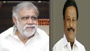மேயர் கனவில் வாரிசுகள்.. பிடிகொடுக்காத சீனியர்கள்.. திண்டுக்கல் மேயர் தேர்தலால் சூடுபிடிக்கும் களம் 