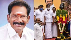 தெரிந்து பேசினாரா? தெரியாமல் பேசினாரா? போகிற போக்கில் கொளுத்திப் போட்ட செல்லூர் ராஜூ! 