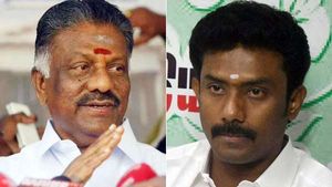  வேட்பு மனுவில் தவறான தகவல்.. ஓபிஎஸ் & அவரது மகன் மீது வழக்குப்பதிவு.. தேனி போலீசார் அதிரடி
