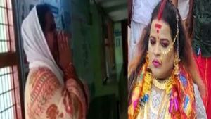 லிப்ஸ்டிக் பவித்ரா.. போலீஸை பார்த்ததுமே எகிறி தப்பி கட்டிடத்துக்குள் பதுங்கிய சாமியார்.. அதிரடி கைது