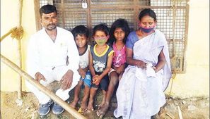 'டாஸ்மாக் கடை திறக்ககூடாது'.. 2 குழந்தைகளுடன் வாசலில் அமர்ந்து பெண் போராட்டம்.. என்ன நடந்தது? 