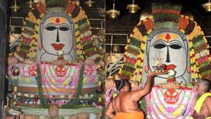  சித்திரை திருவிழாவிற்கு தயாராகும் தஞ்சை பெரியகோவில் - பந்தக்கால் நடப்பட்டது - ஏப்.13ல் தேரோட்டம் 