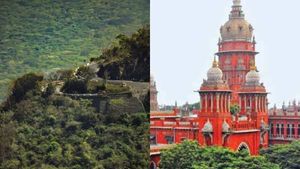  திம்பம் மலைப்பாதை.. இரவு நேர போக்குவரத்து கட்டுப்பாடுகள் தொடரும்.. சென்னை ஐகோர்ட் திட்டவட்டம்