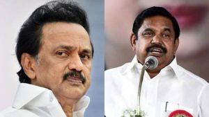 சொந்த வேலைகளில்தான் முதல்வர் கவனம் செலுத்துகிறார்.. சிவகாசியில் பட்டாசாக வெடித்த எடப்பாடி 