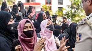 மைனாரிட்டி கல்லூரிகளிலும் ஹிஜாப்பிற்கு தடை! ஆனால் மாணவர்களுக்கு மட்டுமே.. சிறுபான்மை துறை விளக்கம் 