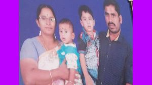 அய்யோ.. அடுத்தடுத்து சடலங்கள்.. இறுக்கமாக கட்டிக்கொண்டு.. குழந்தைகளுடன் கிணற்றில் குதித்த இளம்பெண்