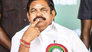  அரசியல் அமைப்பு சொல்வதைதான் செய்கிறோம் - எடப்பாடி பழனிச்சாமிக்கு மாநில தேர்தல் ஆணையர் பதில்! 