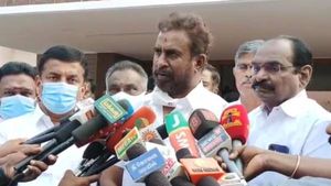 முறைகேடு நடந்தால் வாக்கு எண்ணிக்கையை தடுத்து நிறுத்துவோம்.. முன்னாள் அமைச்சர் எஸ்பி வேலுமணி ஆவேசம் 