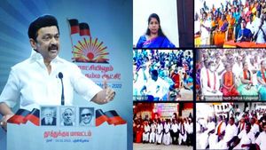 பாஜக இன்னும் பாடம் கற்கவில்லை! திமுக பணிகளை பழனிசாமி கோஷ்டியால் தாங்க முடியவில்லை! ஸ்டாலின் பரப்புரை