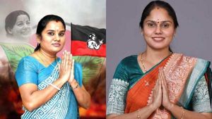 அதிமுகவில் பரபரக்கும் கோவை மேயர் பதவிக்கான போட்டி! கிருபாலினி Vs ஷர்மிளா! யார் கை ஓங்கும்?