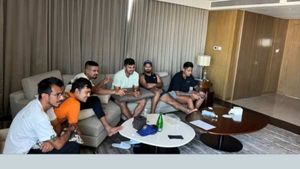 IPL ஏலம் நடக்கும்போது..கிரிக்கெட் வீரர்கள் என்ன செய்றாங்க பாருங்க -ரோகித் சர்மா வெளியிட்ட புகைப்படம் 