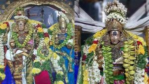 மதுரை சித்திரை திருவிழா 2022 - சித்திரை முதல்நாளில் மீனாட்சி திருக்கல்யாணம், கள்ளழகர் எழுந்தருளுவது எப்போது 