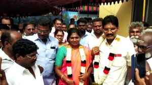 மனைவி தலைவர்; கணவன் துணைத்தலைவர் - திருத்துறைப்பூண்டி நகராட்சியை கைப்பற்றிய தம்பதி - ஆடிப்போன‌ திமுக