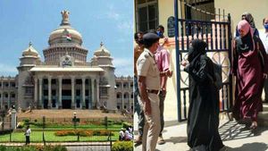 ஹிஜாப்பிற்காக தேர்வை புறக்கணித்த முஸ்லீம் மாணவிகளால் மறுதேர்வு எழுத முடியாது! கர்நாடக அரசு கறார்!