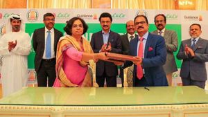 துபாயை போல் அபுதாபியிலும் கை நிறைய முதலீடு.. தமிழகத்தில் ரூ 3500 கோடி முதலீடு செய்கிறது லூலூ! 