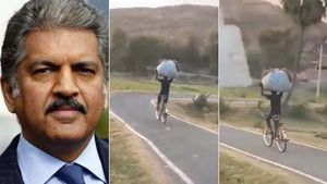 உடம்பு புல்லா ஸ்டியரிங் இருக்கும் போலயே.. இவர் ஒரு மனித Segway!ஆனந்த் மகிந்திரா போட்ட சூப்பர் ட்வீட் 