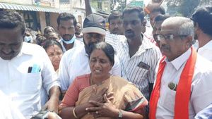 இப்படி பண்ணீட்டீங்களே..உள்ளடி வேலையால் கண்ணீர் மல்க வெளியேறிய “தோழர்”..முன்மொழியக் கூட யாரும் வரலையே