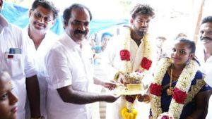 என்னோட போட்டோவா! திடீரென திருமணத்திற்கு வந்து சர்ப்ரைஸ் தந்த அமைச்சர்.. கண்ணீர் விட்ட நரிக்குறவர்கள்