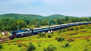 மத்திய அரசு தயாரா இருக்கு.. தமிழக அரசு கேட்டால்தானே: கன்னியாகுமரி மாவட்ட ரயில் பயனாளிகள் சங்கம்