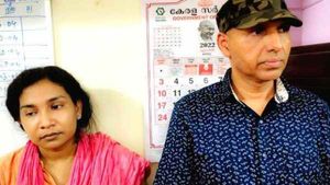 காதலியுடன் உல்லாசமாக இருக்க.. மனைவியின் வங்கிக் கணக்கிலிருந்து ரூ 1.20 கோடி திருடிய கேரள மதபோதகர்! 