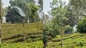 குன்னூரில் செம புகையுடன் 200 மீட்டர் தூரத்திலிருந்து பறந்து விழுந்த கார்.. கடைசியில் நடந்த ட்விஸ்ட்!