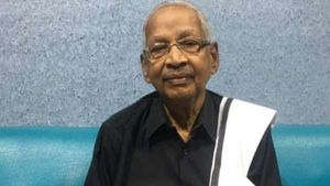 பழைய ஃபார்மில் தி.க... சென்னையில் தார் சட்டி தூக்கி இந்தி அழிக்கும் போராட்டத்தை அறிவித்த கி.வீரமணி 