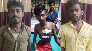 டெய்லர் கடைக்காரருக்கு கத்திக்குத்து.. இருவர் கைது.. விசாரணையில் பரபரப்பு வாக்குமூலம் 