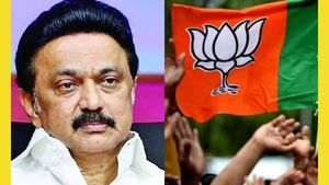 பட்டென புது ரூட் எடுத்த திமுக.. ஸ்டாலினின் ரகசிய மூவ்.. சைலண்ட்டாக வாட்ச் செய்யும் பாஜக.. என்னாச்சு?