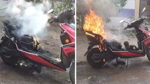 ஒசூரில் மகனோடு எலக்ட்ரிக் பைக்கில் ஜாலி ரவுண்ட்... திடீரென பற்றி எரிந்த தீயால் பதற்றம் 