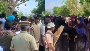 பள்ளியில் ரம்ஜான் நோன்புக்கு தடை! சாப்பிட சொல்லி மிரட்டிய ஆசிரியர்! போராட்டத்தால் பரபர கிருஷ்ணகிரி 