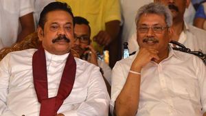 எத்தனை வருட பகை.. தமிழர்களையும் சிங்களர்களையும் இணைத்த 
