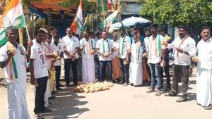 காளியம்மா.. மத்திய அரசுக்கு எடுத்து சொல்லும்மா.. விருதுநகரில் வீறு கொண்டு எழுந்த காங்கிரஸ்
