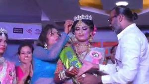 கூத்தாண்டவர் கோவில் அழகி போட்டி: சென்னை சாதனா மிஸ் கூவாகம் ஆக தேர்வு 