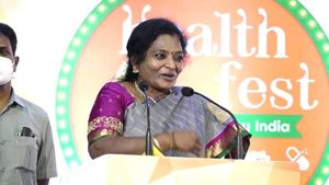 புதுச்சேரிக்கு முதல்ல குடிக்க வருவாங்க! இப்போ எதுக்கு வர்றாங்க தெரியுமா? ரங்கசாமி முன் கலகல தமிழிசை!